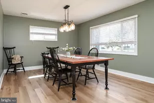 2 Sunset Cir, Pasadena, MD 21122 - Photo 3