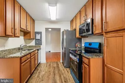 300 Hilltop Lane #300E, Annapolis, MD 21403 - Photo 11