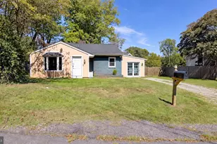 1729 Shore Dr, Edgewater, MD 21037 - Photo 1