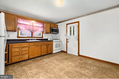 219 8th Avenue, Brooklyn Park, MD 21225 - Photo 9