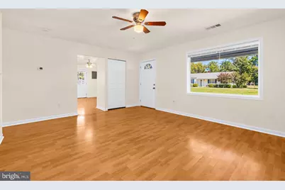 7704 Queens Park Road, Pasadena, MD 21122 - Photo 9