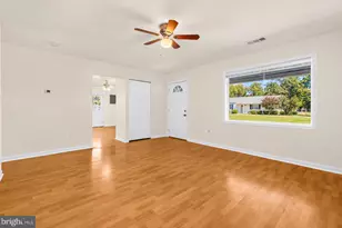 7704 Queens Park Rd, Pasadena, MD 21122 - Photo 9
