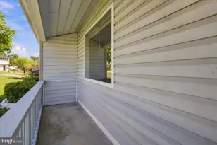 7704 Queens Park Rd, Pasadena, MD 21122 - Photo 5