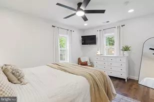 7684 Pine Haven Dr, Pasadena, MD 21122 - Photo 17
