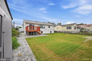 158 Riviera Dr, Pasadena, MD 21122 - Photo 43