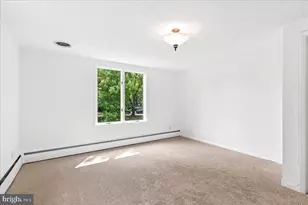 423 Shetlands Ln, Glen Burnie, MD 21061 - Photo 19