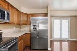 8609 Woodland Manor Dr, Laurel, MD 20724 - Photo 15