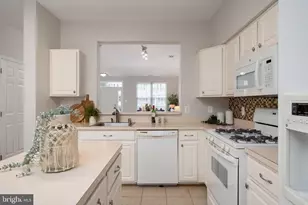 8640 Willow Leaf Ln, Odenton, MD 21113 - Photo 11