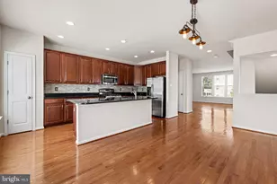 7619 Lyndon Ct, Glen Burnie, MD 21060 - Photo 17