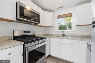 208 Admiral Dr, Annapolis, MD 21401 - Photo 15