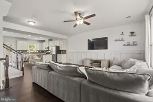 8284 Hickory Hollow Dr, Glen Burnie, MD 21060 - Photo 3