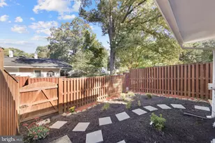 1746 Waldorf Ct, Crofton, MD 21114 - Photo 3