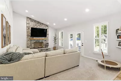 8109 Whites Cove Road, Pasadena, MD 21122 - Photo 11