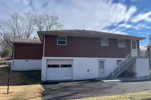 1806 Holland St, Cumberland, MD 21502 - Photo 5