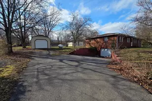 14201 Maple Leaf Dr SE, Cumberland, MD 21502 - Photo 3