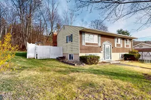 216 Mckinley St, Westernport, MD 21562 - Photo 3