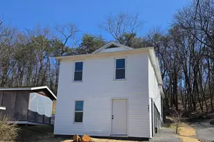 901 Shades Ln, Cumberland, MD 21502 - Photo 3