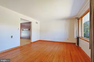 12043 Iris Ave, Cumberland, MD 21502 - Photo 7