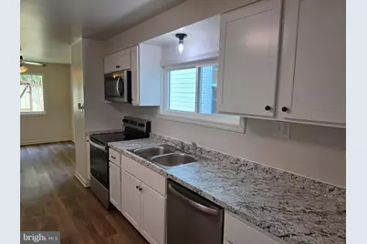 32 E Roberts Street, Cumberland, MD 21502 - Photo 7