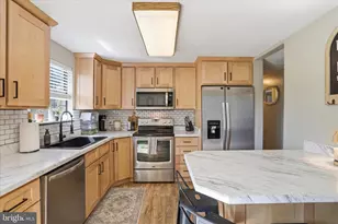 10110 Hillcrest Dr, Cumberland, MD 21502 - Photo 9