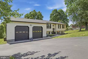 10110 Hillcrest Dr, Cumberland, MD 21502 - Photo 3