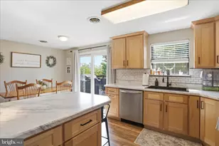 10110 Hillcrest Dr, Cumberland, MD 21502 - Photo 11