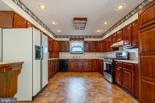 608 Wellington Ln, Cumberland, MD 21502 - Photo 3