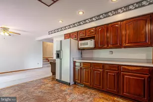 608 Wellington Ln, Cumberland, MD 21502 - Photo 5