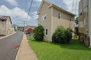 34 Maple St, Frostburg, MD 21532 - Photo 3