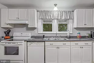 18 Park St, Frostburg, MD 21532 - Photo 7