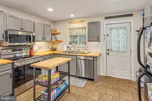 12313 Shadoe Hollow Rd NE, Cumberland, MD 21502 - Photo 13