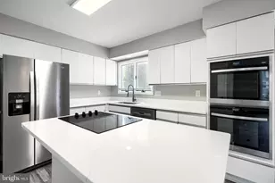 204 Berry Vine Dr, Owings Mills, MD 21117 - Photo 5