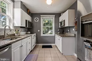 2 Park Dr, Catonsville, MD 21228 - Photo 13