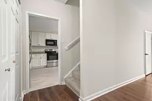 28 Allegheny Ave, Towson, MD 21204 - Photo 7