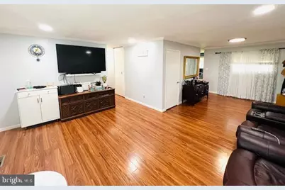 343 N Beaumont Avenue, Baltimore, MD 21228 - Photo 5