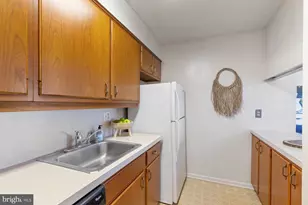 105 Fitz Ct, Reisterstown, MD 21136 - Photo 13