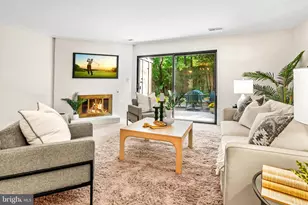 14 Bardeen Ct, Towson, MD 21204 - Photo 1