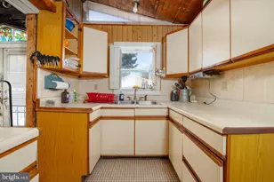 7428 Bay Front Rd, Baltimore, MD 21219 - Photo 15