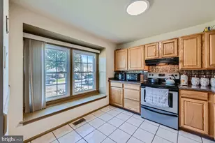 5435 King Arthur Cir, Rosedale, MD 21237 - Photo 13