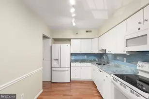 7202 Rockland Hills Dr, Baltimore, MD 21209 - Photo 9