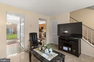 2633 Molton, Baltimore, MD 21244 - Photo 3