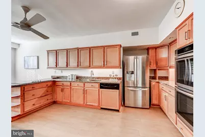 11 Slade Avenue #912, Baltimore, MD 21208 - Photo 17