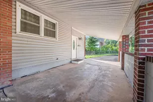 2327 Turkey Point Rd, Essex, MD 21221 - Photo 3