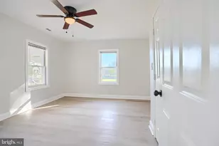 212 N Marlyn Ave, Essex, MD 21221 - Photo 29