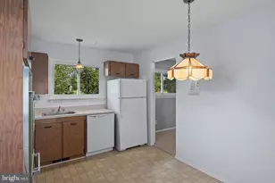 3947 Setonhurst Rd, Baltimore, MD 21208 - Photo 9