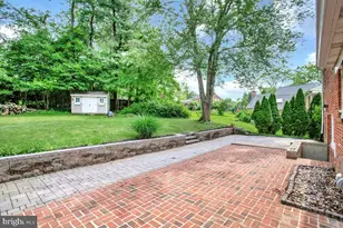 8205 Robin Hood Ct, Towson, MD 21204 - Photo 17