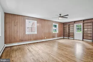 8205 Robin Hood Ct, Towson, MD 21204 - Photo 19