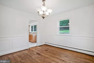 8205 Robin Hood Court, Towson, MD 21204 - Photo 9