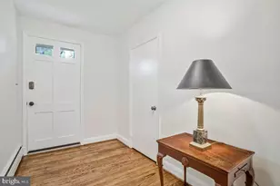 8205 Robin Hood Ct, Towson, MD 21204 - Photo 3