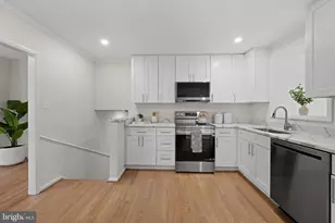 430 Pleasant Villa Ave, Baltimore, MD 21228 - Photo 9